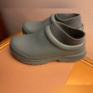 BRAND NEW W TASMAN X!!!